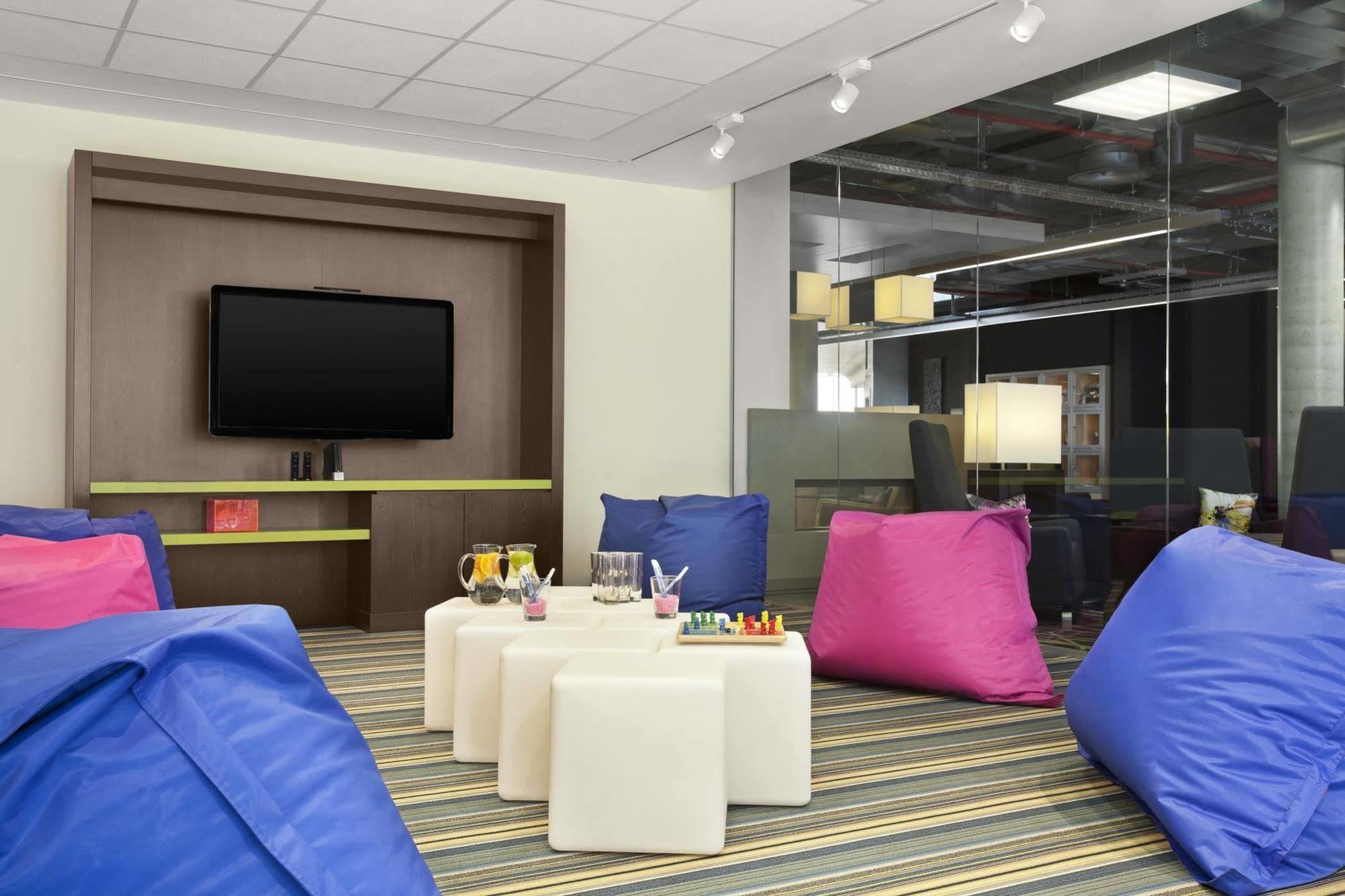 Hotel Aloft Schuman 3*